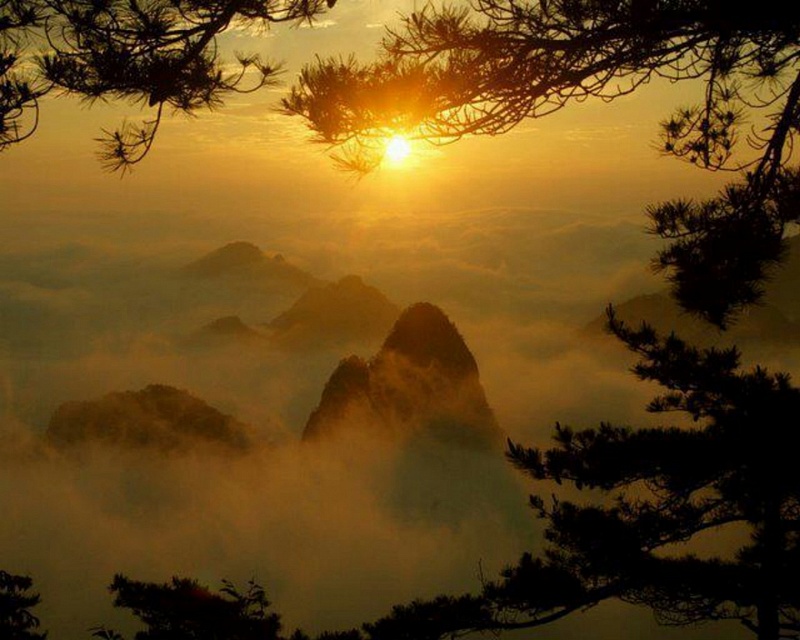 Рассвет на Восточном пике - горы Хуаншань