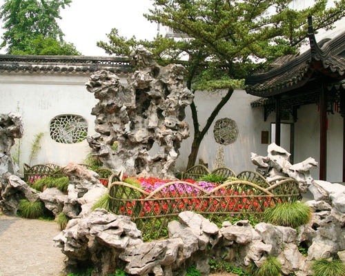Сад Роща льва в Сучжоу - скульптурная группа в виде львов