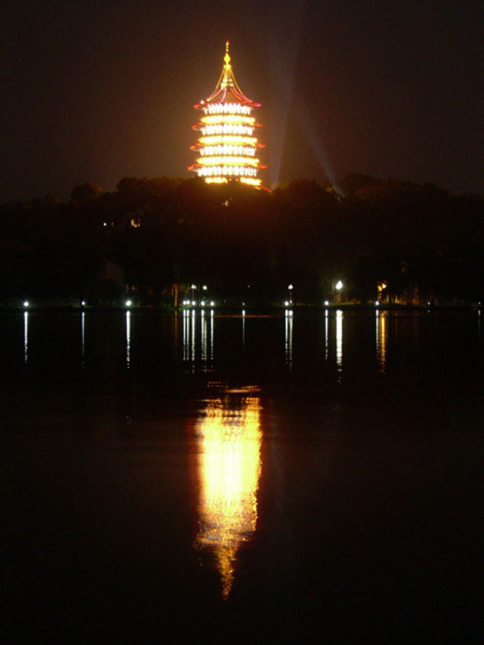 Достопримечательности Сучжоу- пагода ночью